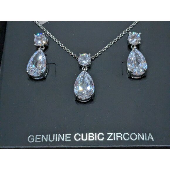 Mariell Pear Shaped CZ Teardrop Necklace & Earrings Jewelry Set 17 in + Extender - Picture 2 of 2